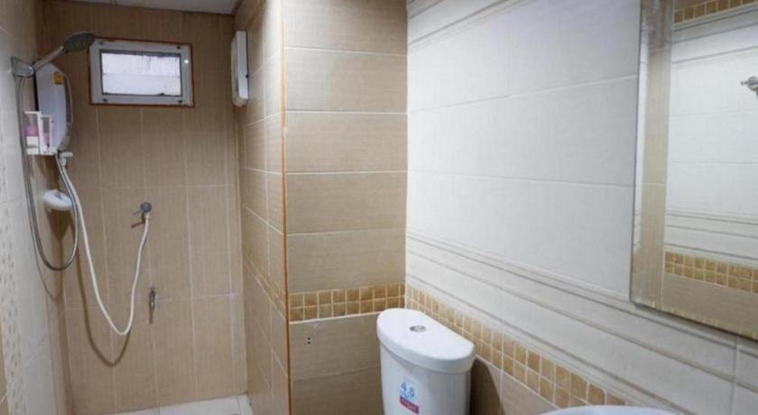 Chic Hotel Suratthani Сурат Тхани Екстериор снимка